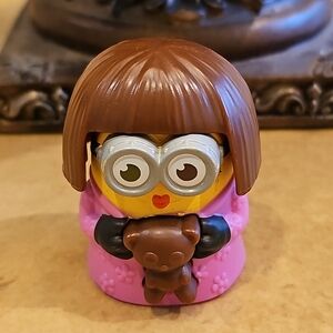 McDonalds Toy Australia c2022 Minions 2 The Rise of‎ Gru Bob's Flying Wig Toy